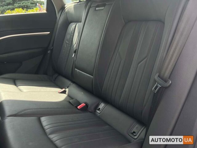 Белый Ауди E-Tron, объемом двигателя 95 л и пробегом 67 тыс. км за 37000 $, фото 9 на Automoto.ua