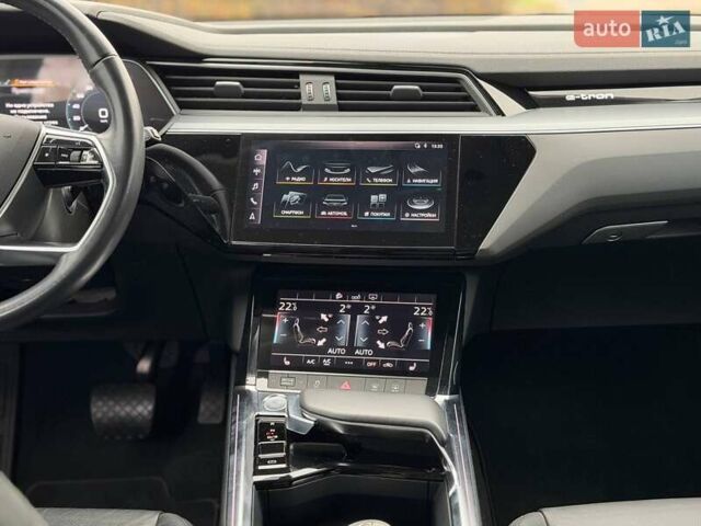 Белый Ауди E-Tron, объемом двигателя 0 л и пробегом 87 тыс. км за 28000 $, фото 52 на Automoto.ua