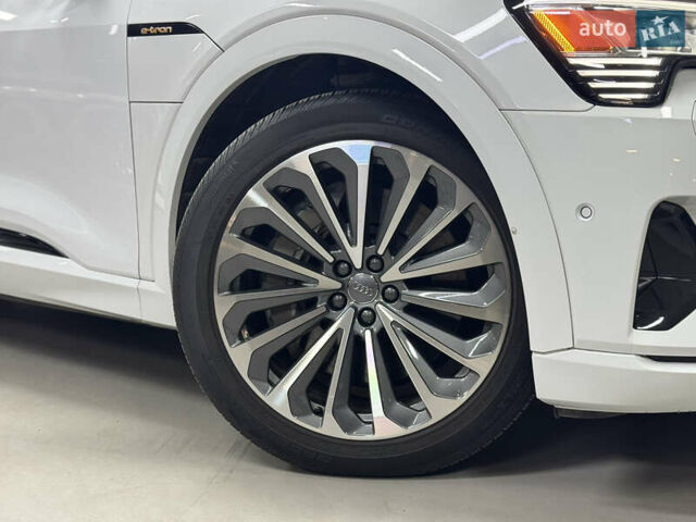 Білий Ауді E-Tron, об'ємом двигуна 0 л та пробігом 36 тис. км за 35000 $, фото 21 на Automoto.ua