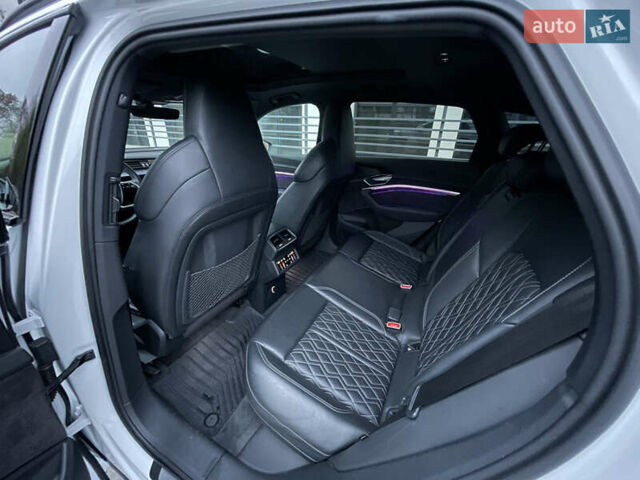 Білий Ауді E-Tron, об'ємом двигуна 0 л та пробігом 83 тис. км за 35000 $, фото 44 на Automoto.ua