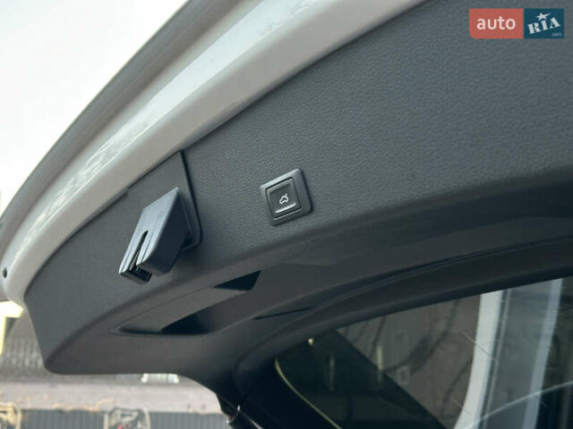 Білий Ауді E-Tron, об'ємом двигуна 0 л та пробігом 88 тис. км за 27500 $, фото 15 на Automoto.ua