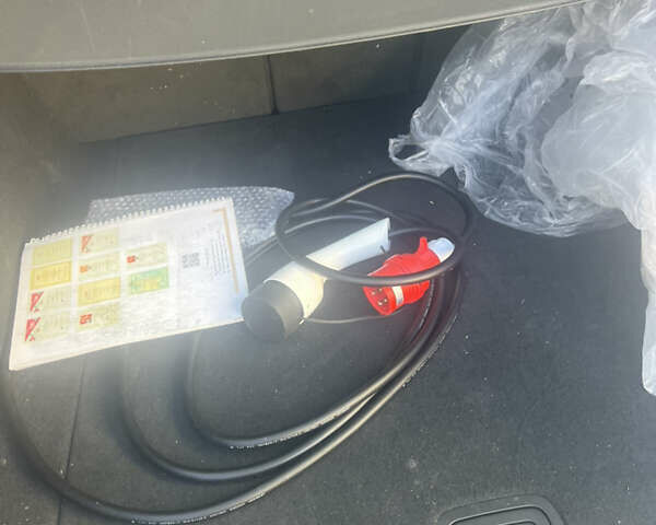 Белый Ауди E-Tron, объемом двигателя 0 л и пробегом 48 тыс. км за 33000 $, фото 17 на Automoto.ua