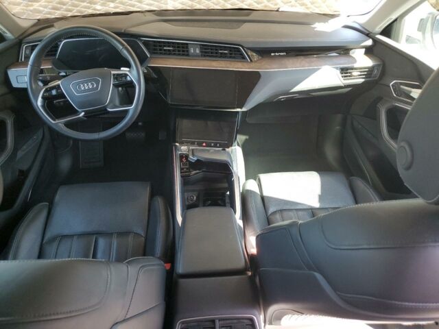 Белый Ауди E-Tron, объемом двигателя 0 л и пробегом 59 тыс. км за 22000 $, фото 7 на Automoto.ua