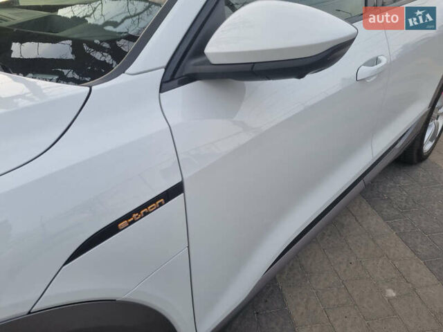 Білий Ауді E-Tron, об'ємом двигуна 0 л та пробігом 184 тис. км за 34500 $, фото 22 на Automoto.ua