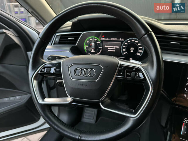 Білий Ауді E-Tron, об'ємом двигуна 0 л та пробігом 88 тис. км за 27500 $, фото 24 на Automoto.ua