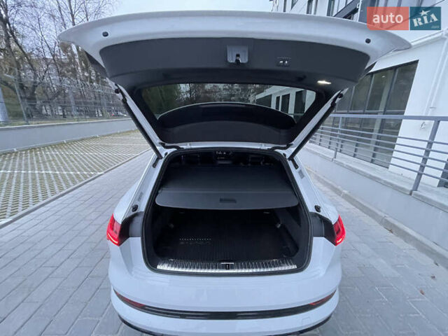 Білий Ауді E-Tron, об'ємом двигуна 0 л та пробігом 83 тис. км за 35000 $, фото 49 на Automoto.ua