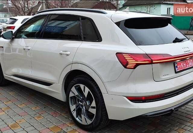 Белый Ауди E-Tron, объемом двигателя 0 л и пробегом 83 тыс. км за 26900 $, фото 12 на Automoto.ua