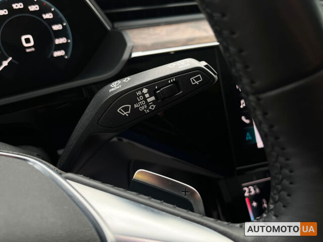 Белый Ауди E-Tron, объемом двигателя 95 л и пробегом 52 тыс. км за 33999 $, фото 17 на Automoto.ua