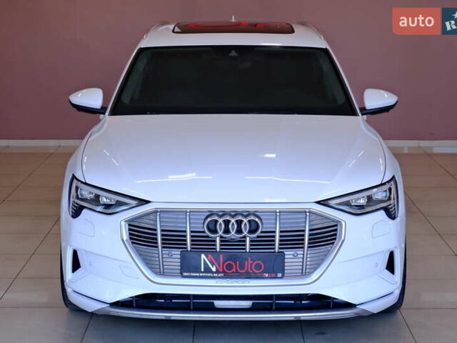 Белый Ауди E-Tron, объемом двигателя 0 л и пробегом 46 тыс. км за 31900 $, фото 1 на Automoto.ua