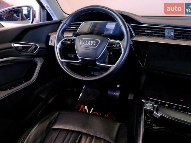 Белый Ауди E-Tron, объемом двигателя 0 л и пробегом 46 тыс. км за 31900 $, фото 64 на Automoto.ua