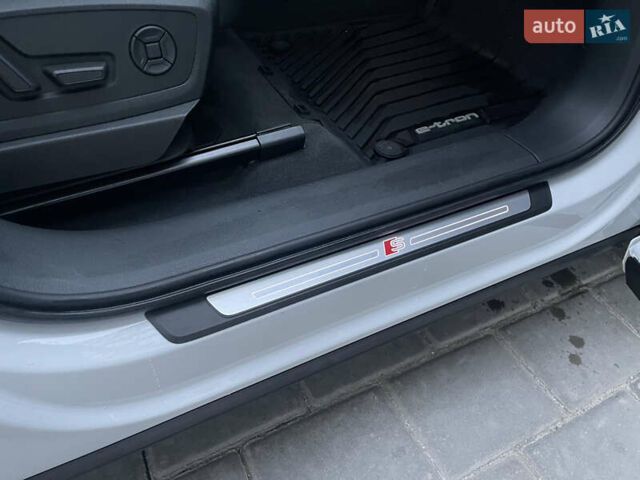 Білий Ауді E-Tron, об'ємом двигуна 0 л та пробігом 83 тис. км за 35000 $, фото 37 на Automoto.ua