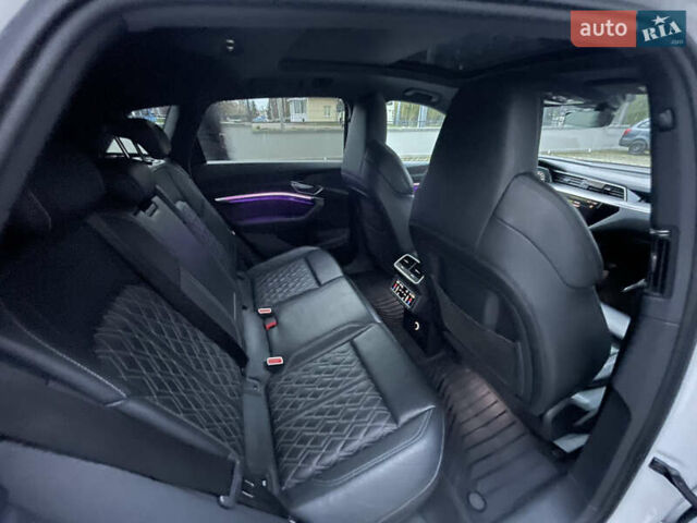 Білий Ауді E-Tron, об'ємом двигуна 0 л та пробігом 83 тис. км за 35000 $, фото 40 на Automoto.ua