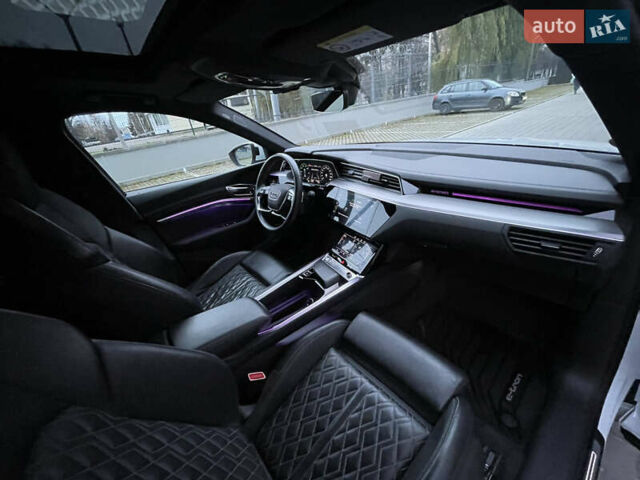 Білий Ауді E-Tron, об'ємом двигуна 0 л та пробігом 83 тис. км за 35000 $, фото 33 на Automoto.ua