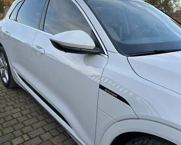 Ауди E-Tron 2019 в Львове на Automoto.ua Белый Ауди E-Tron, объемом двигателя 0 л и пробегом 72 тыс. км за 33000 $, фото 15 на Automoto.ua