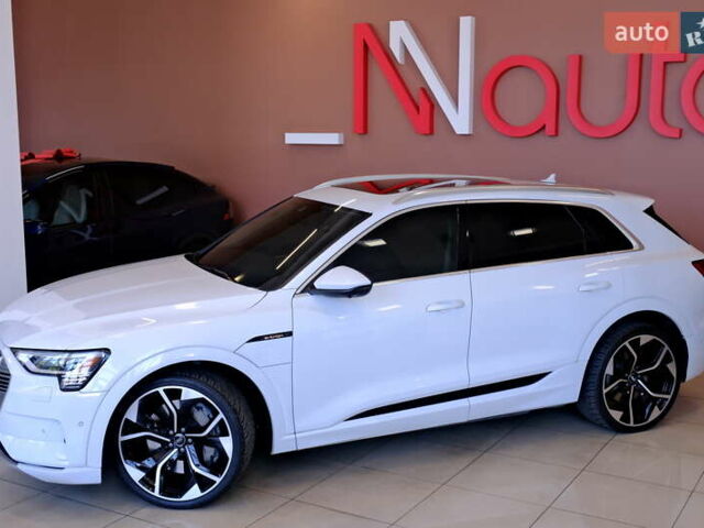 Белый Ауди E-Tron, объемом двигателя 0 л и пробегом 46 тыс. км за 31900 $, фото 19 на Automoto.ua