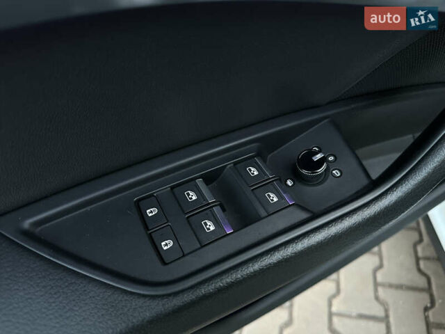 Білий Ауді E-Tron, об'ємом двигуна 0 л та пробігом 88 тис. км за 27500 $, фото 31 на Automoto.ua