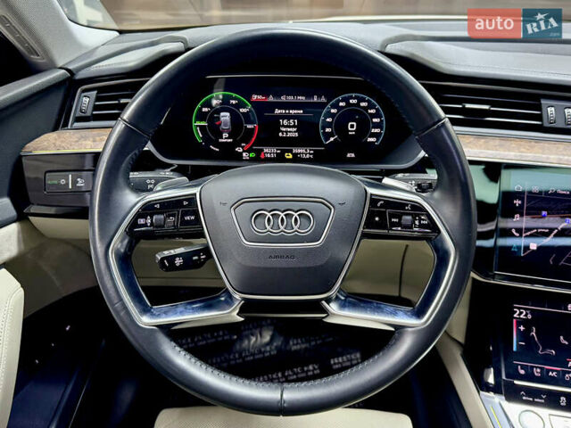 Білий Ауді E-Tron, об'ємом двигуна 0 л та пробігом 36 тис. км за 35000 $, фото 57 на Automoto.ua