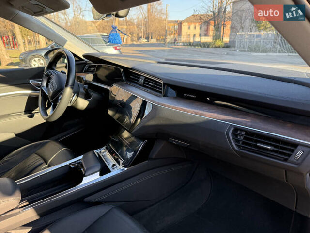 Белый Ауди E-Tron, объемом двигателя 0 л и пробегом 120 тыс. км за 29000 $, фото 13 на Automoto.ua