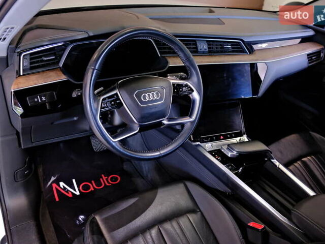 Белый Ауди E-Tron, объемом двигателя 0 л и пробегом 46 тыс. км за 31900 $, фото 47 на Automoto.ua