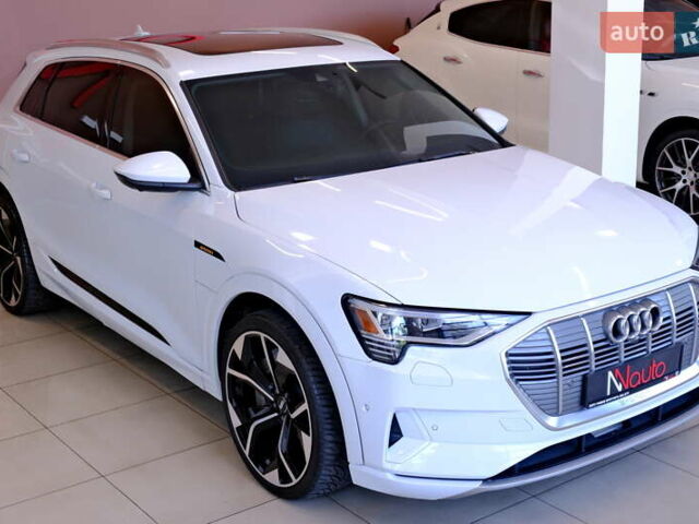 Белый Ауди E-Tron, объемом двигателя 0 л и пробегом 46 тыс. км за 31900 $, фото 5 на Automoto.ua