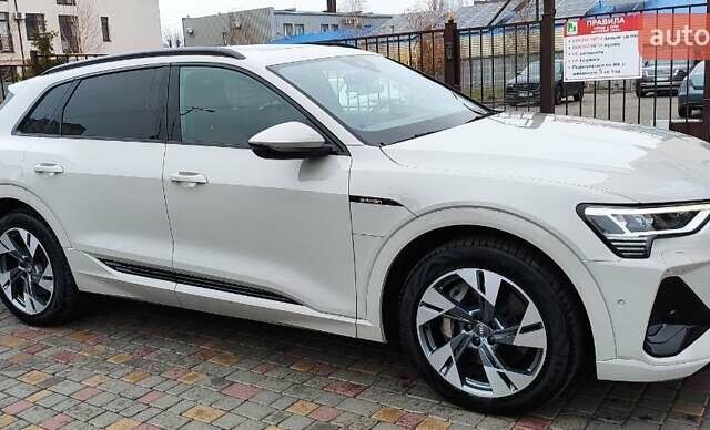 Белый Ауди E-Tron, объемом двигателя 0 л и пробегом 83 тыс. км за 26900 $, фото 4 на Automoto.ua
