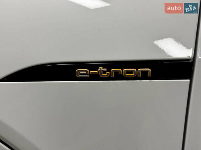Білий Ауді E-Tron, об'ємом двигуна 0 л та пробігом 36 тис. км за 35000 $, фото 35 на Automoto.ua