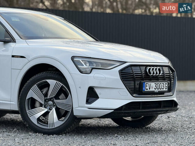 Белый Ауди E-Tron, объемом двигателя 0 л и пробегом 150 тыс. км за 28750 $, фото 10 на Automoto.ua
