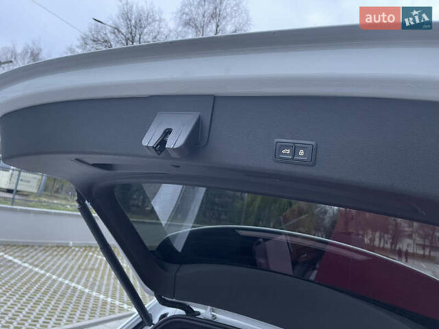 Білий Ауді E-Tron, об'ємом двигуна 0 л та пробігом 83 тис. км за 35000 $, фото 47 на Automoto.ua