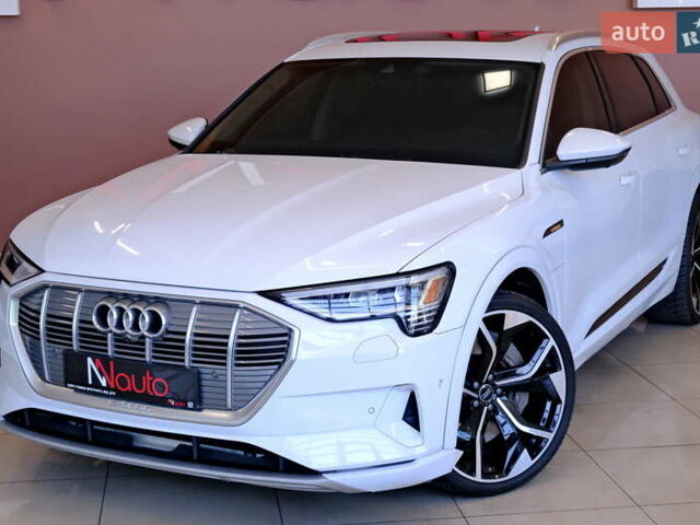 Белый Ауди E-Tron, объемом двигателя 0 л и пробегом 46 тыс. км за 31900 $, фото 16 на Automoto.ua