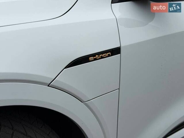 Белый Ауди E-Tron, объемом двигателя 0 л и пробегом 87 тыс. км за 28000 $, фото 9 на Automoto.ua