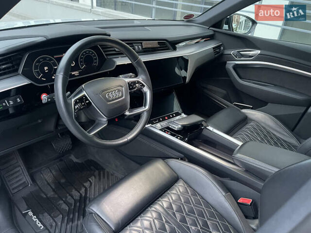 Білий Ауді E-Tron, об'ємом двигуна 0 л та пробігом 83 тис. км за 35000 $, фото 18 на Automoto.ua