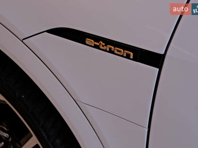 Белый Ауди E-Tron, объемом двигателя 0 л и пробегом 46 тыс. км за 31900 $, фото 28 на Automoto.ua
