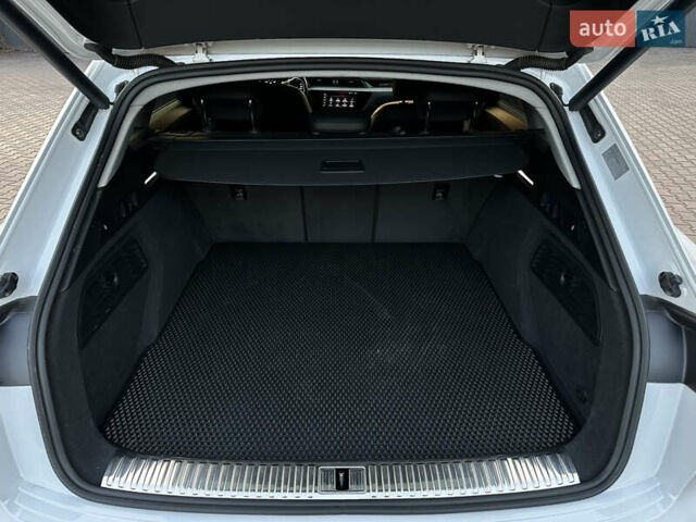 Білий Ауді E-Tron, об'ємом двигуна 0 л та пробігом 88 тис. км за 27500 $, фото 14 на Automoto.ua