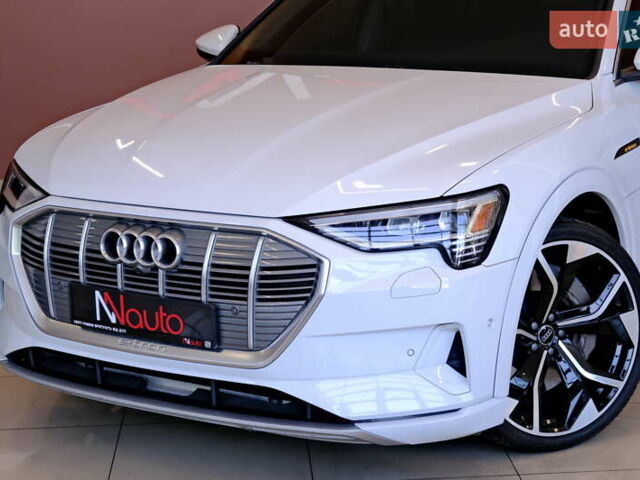 Белый Ауди E-Tron, объемом двигателя 0 л и пробегом 46 тыс. км за 31900 $, фото 18 на Automoto.ua