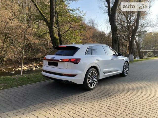 Білий Ауді E-Tron, об'ємом двигуна 0 л та пробігом 65 тис. км за 53000 $, фото 4 на Automoto.ua