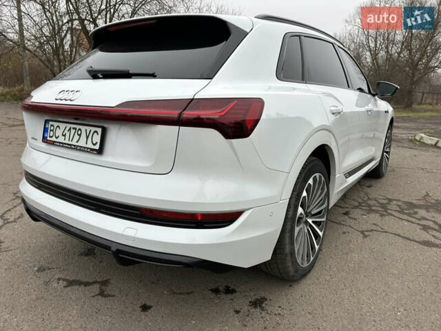 Белый Ауди E-Tron, объемом двигателя 0 л и пробегом 49 тыс. км за 33900 $, фото 7 на Automoto.ua