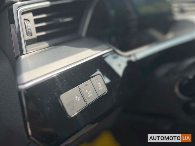 Белый Ауди E-Tron, объемом двигателя 95 л и пробегом 67 тыс. км за 37000 $, фото 20 на Automoto.ua