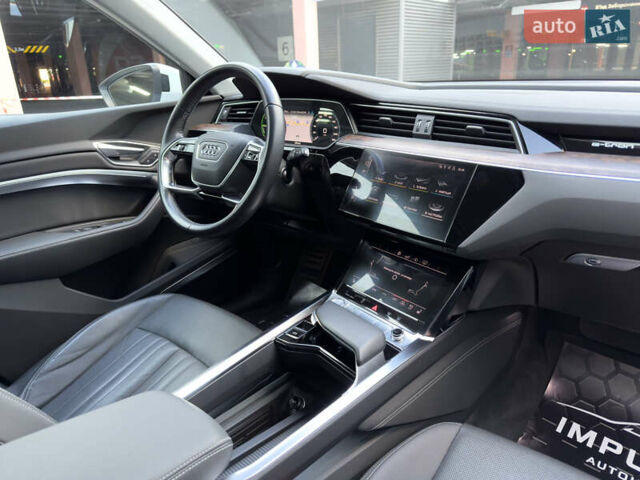Белый Ауди E-Tron, объемом двигателя 0 л и пробегом 42 тыс. км за 33700 $, фото 14 на Automoto.ua