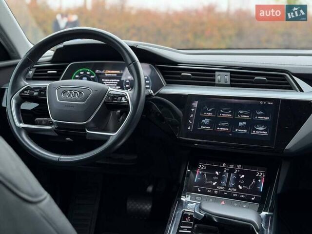 Белый Ауди E-Tron, объемом двигателя 0 л и пробегом 87 тыс. км за 28000 $, фото 51 на Automoto.ua
