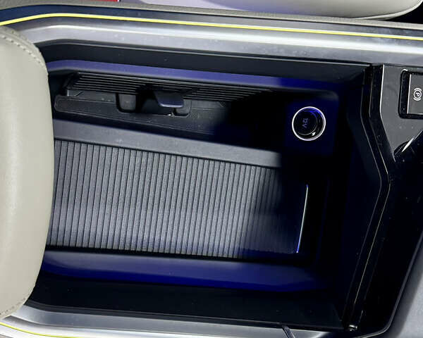 Білий Ауді E-Tron, об'ємом двигуна 0 л та пробігом 36 тис. км за 35000 $, фото 69 на Automoto.ua