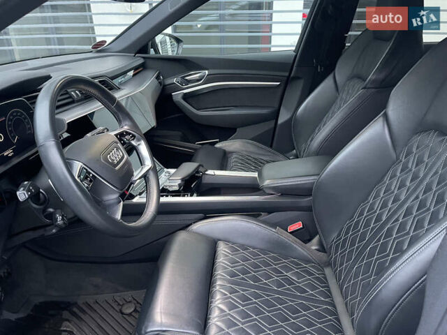 Білий Ауді E-Tron, об'ємом двигуна 0 л та пробігом 83 тис. км за 35000 $, фото 19 на Automoto.ua
