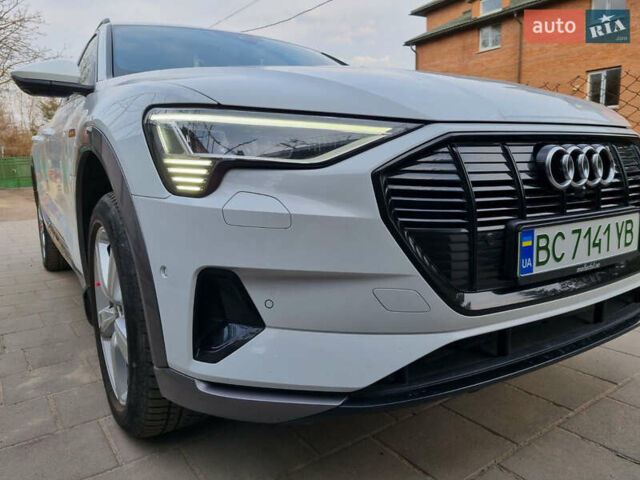 Білий Ауді E-Tron, об'ємом двигуна 0 л та пробігом 184 тис. км за 34500 $, фото 4 на Automoto.ua