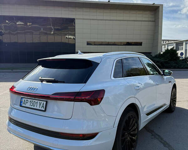 Білий Ауді E-Tron, об'ємом двигуна 0 л та пробігом 91 тис. км за 31100 $, фото 7 на Automoto.ua
