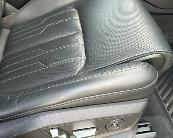 Белый Ауди E-Tron, объемом двигателя 0 л и пробегом 110 тыс. км за 31000 $, фото 14 на Automoto.ua