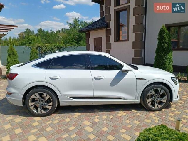 Белый Ауди E-Tron, объемом двигателя 0 л и пробегом 92 тыс. км за 32500 $, фото 9 на Automoto.ua