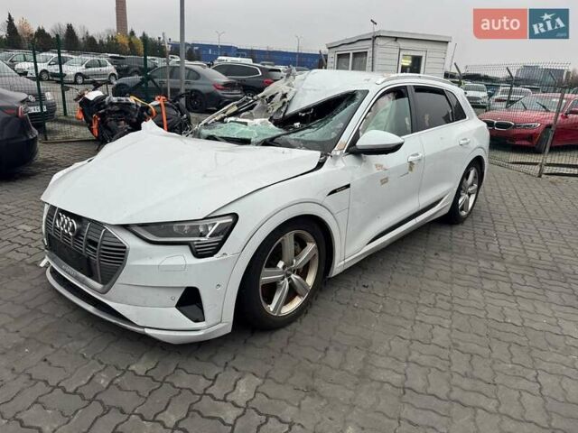 Белый Ауди E-Tron, объемом двигателя 0 л и пробегом 40 тыс. км за 13200 $, фото 2 на Automoto.ua