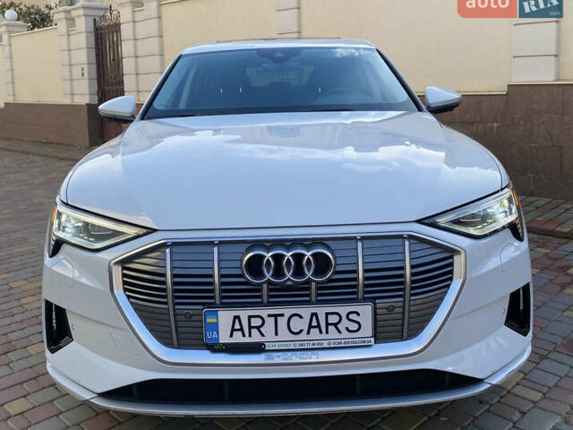 Білий Ауді E-Tron, об'ємом двигуна 0 л та пробігом 56 тис. км за 35900 $, фото 5 на Automoto.ua
