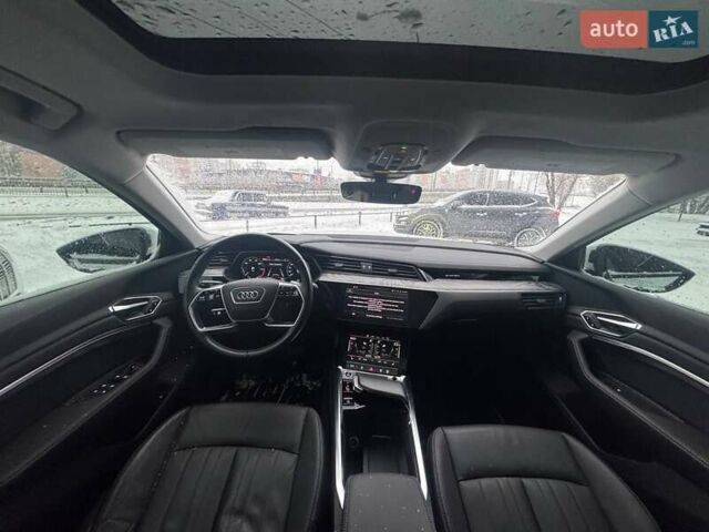 Белый Ауди E-Tron, объемом двигателя 0 л и пробегом 29 тыс. км за 31300 $, фото 23 на Automoto.ua