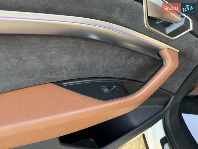Ауди E-Tron 2020 в Дрогобыче на Automoto.ua Белый Ауди E-Tron, объемом двигателя 0 л и пробегом 156 тыс. км за 29900 $, фото 64 на Automoto.ua
