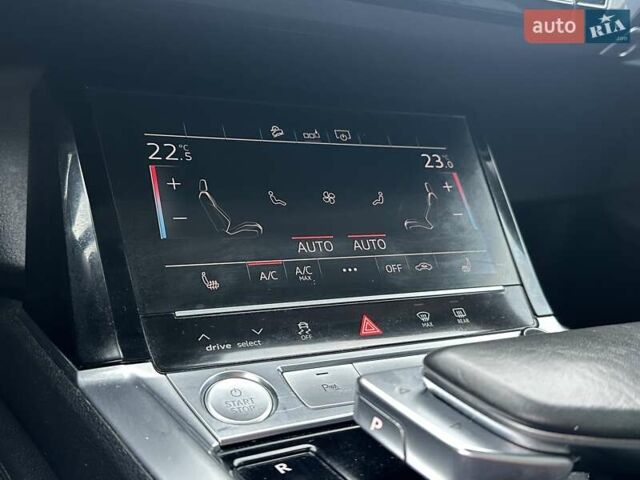 Белый Ауди E-Tron, объемом двигателя 0 л и пробегом 145 тыс. км за 22800 $, фото 79 на Automoto.ua